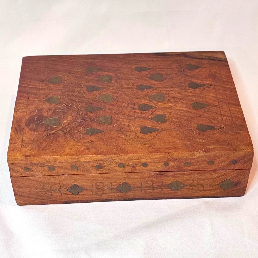 Vintage Wood Brass Inlay Jewelry Box Heart Boho Folk Art 7x5x2"‎ Red Lined